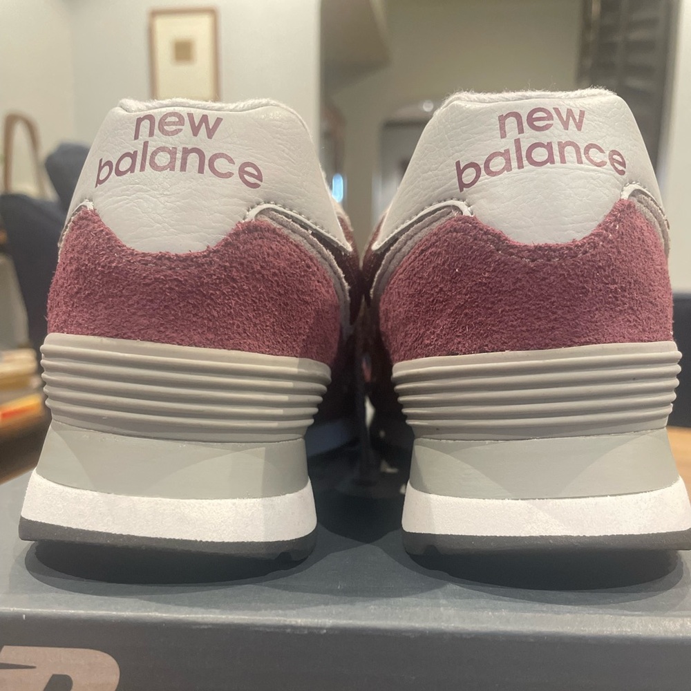 Women’s Burgundy New Balance 574, size 7.5 - Picture 5 of 7